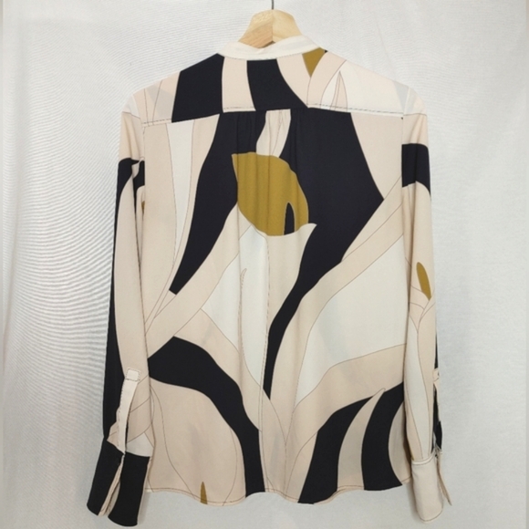Ann Taylor Blouse Top Long Sleeve Button Front Abstract Cream.Bkue Pink XS - Picture 3 of 9